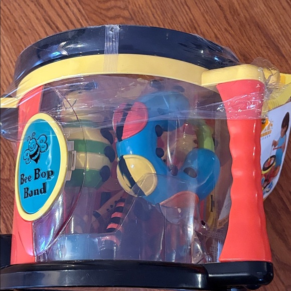 Parents Magazine Bee Bop Band Drum Full of Instruments - Picture 15 of 16